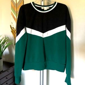 Women’s Chevron Sweatshirt (XL)
